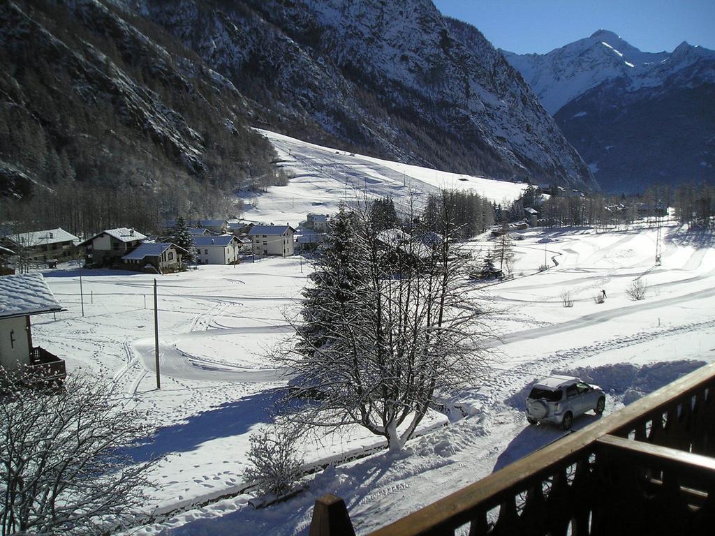 Mont Gele Hotel Ollomont Exterior foto