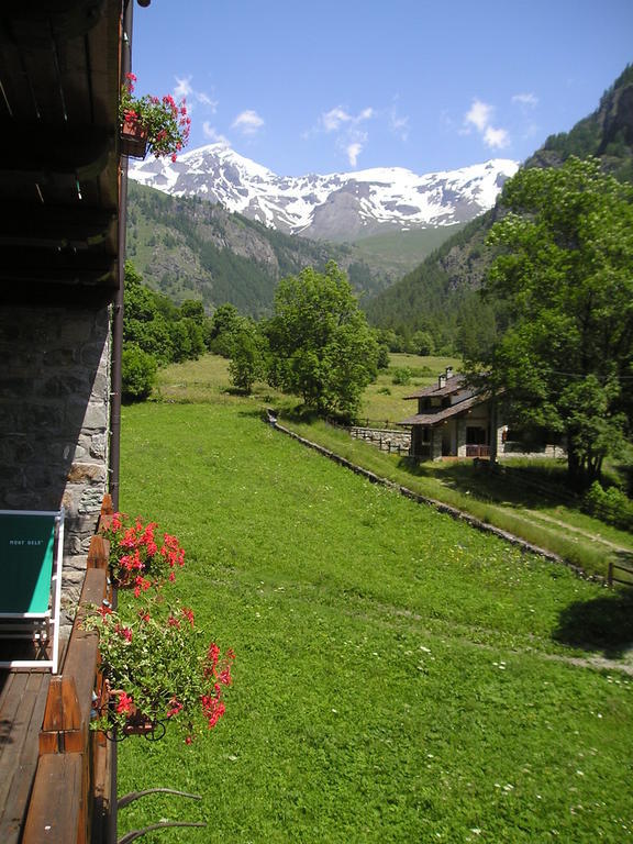 Mont Gele Hotel Ollomont Exterior foto