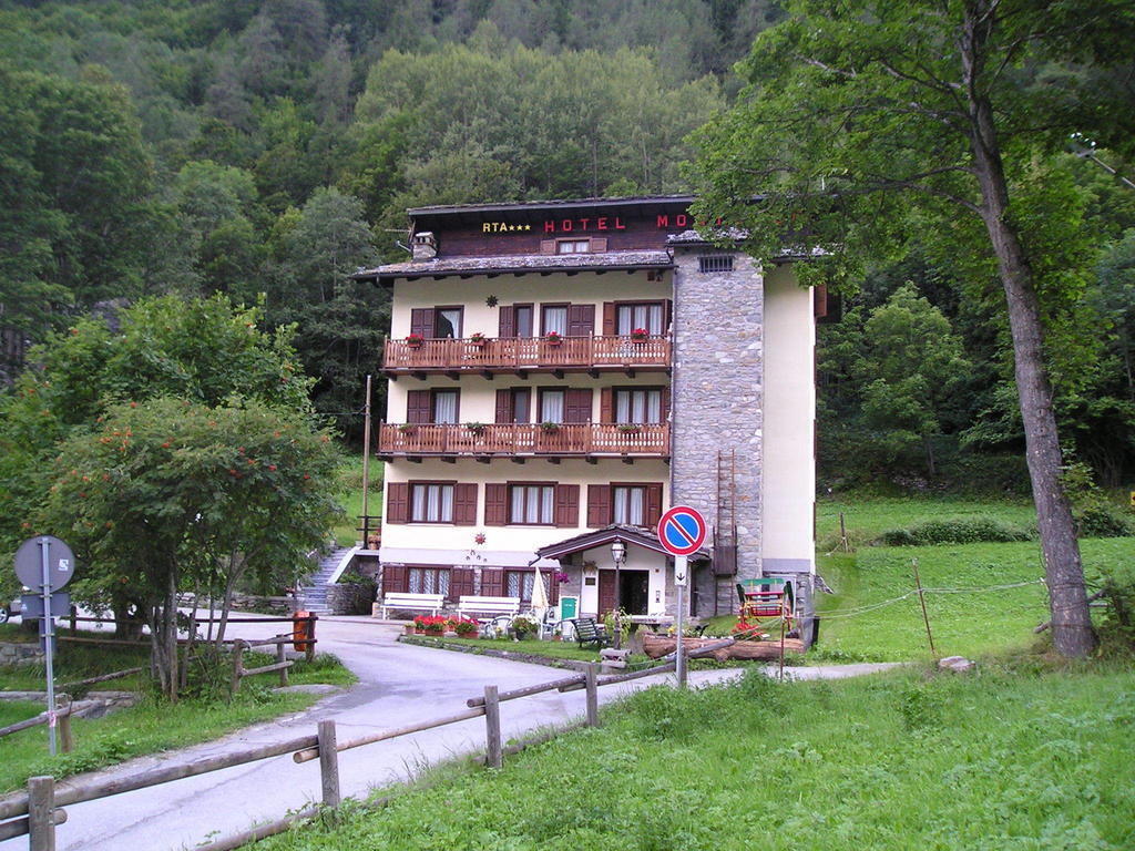 Mont Gele Hotel Ollomont Exterior foto